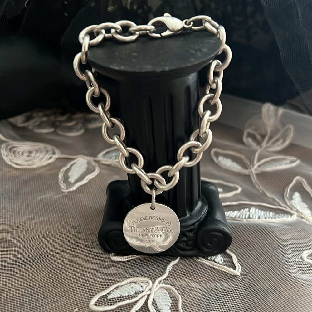 Tiffany &Co. Sterling silver chain linked bracelet. - Picture 8 of 10
